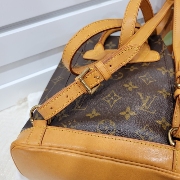 Beautiful ❤Authentic LV Montsouris Mini Backpack Bag Monogram - Picture 5 of 16